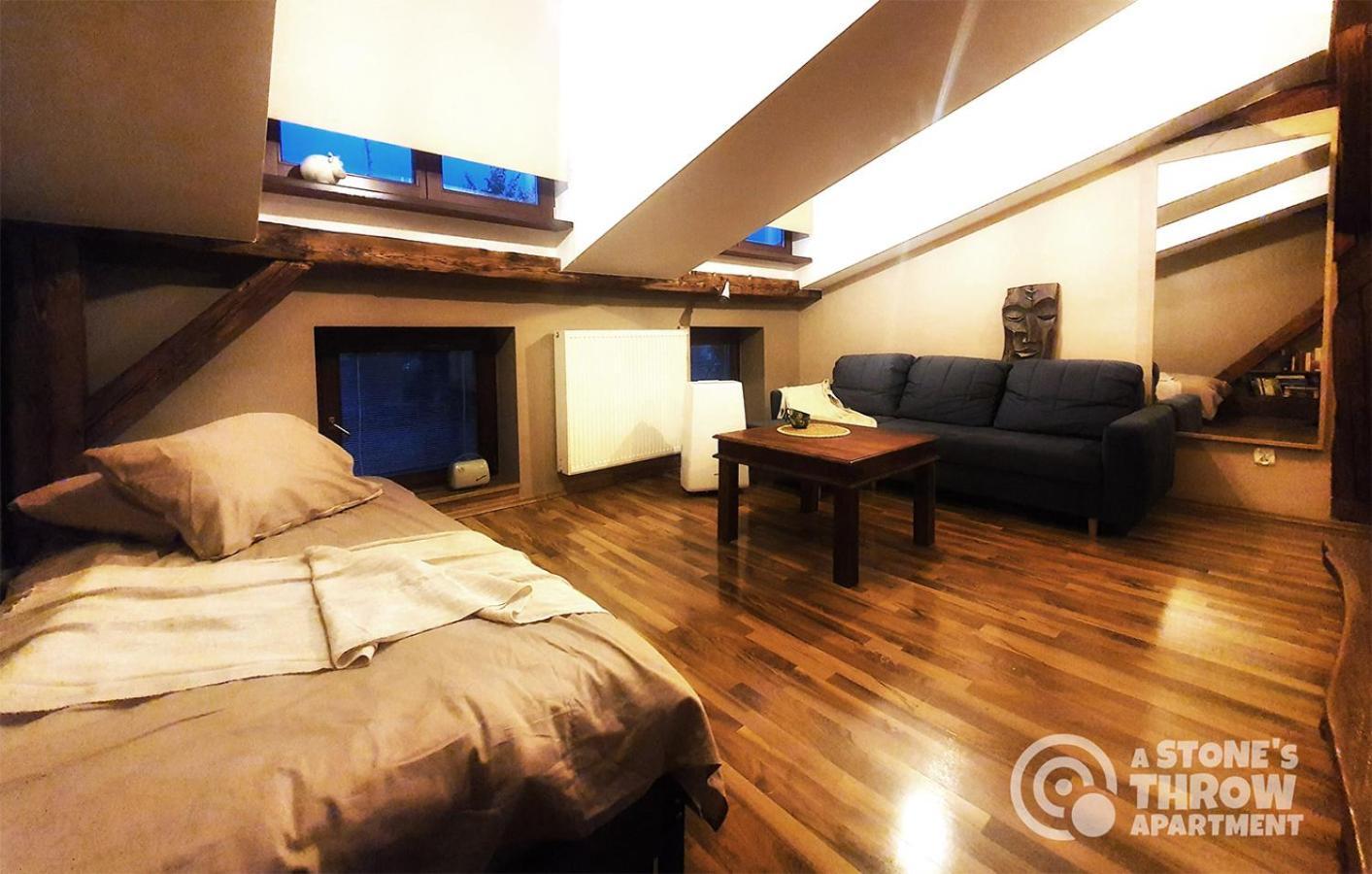 A Stone'S Throw Apartment Krakow Ngoại thất bức ảnh