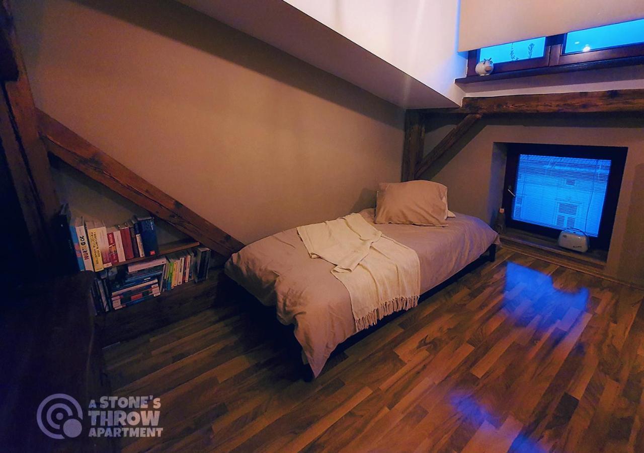 A Stone'S Throw Apartment Krakow Ngoại thất bức ảnh