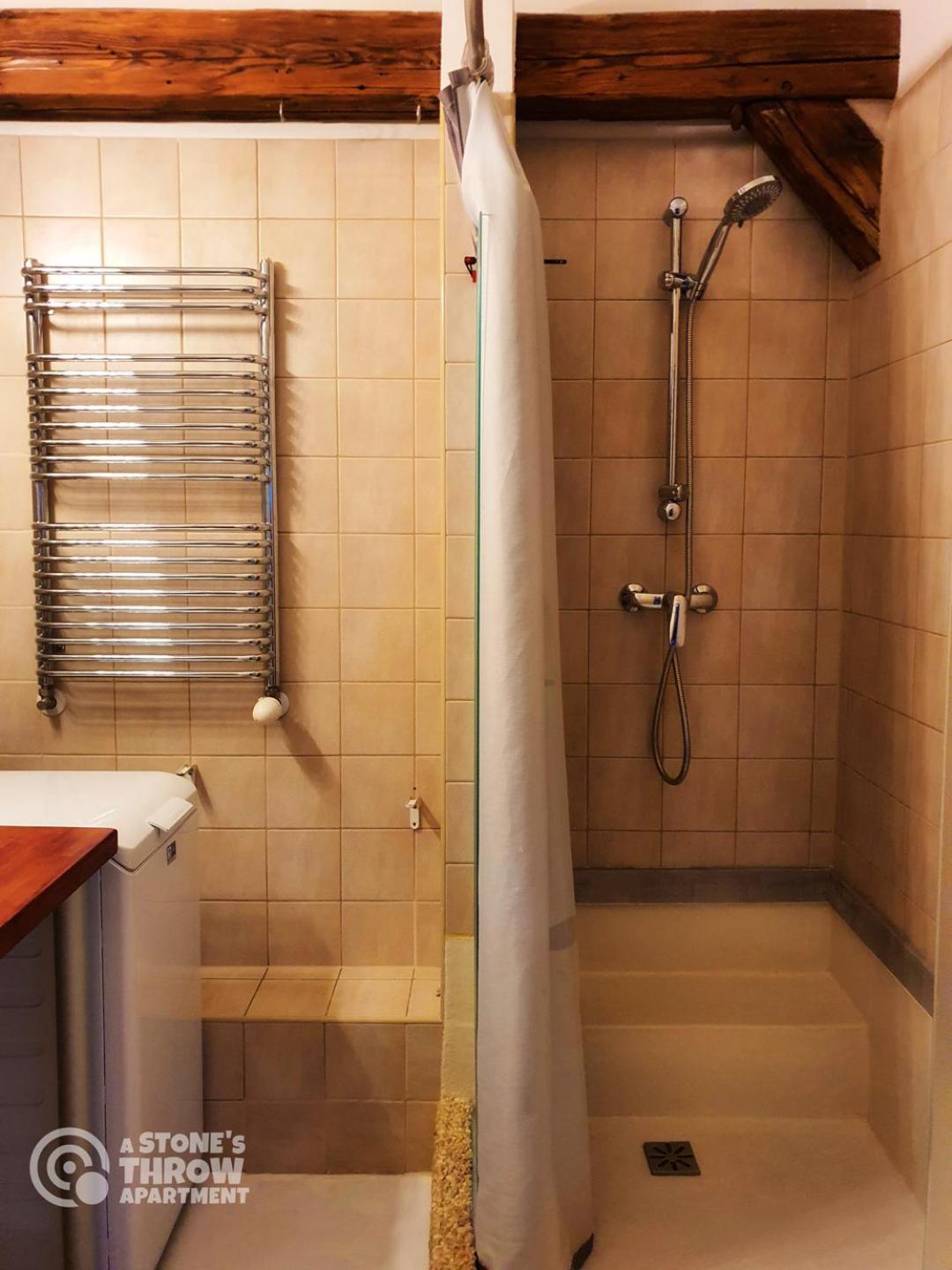 A Stone'S Throw Apartment Krakow Ngoại thất bức ảnh